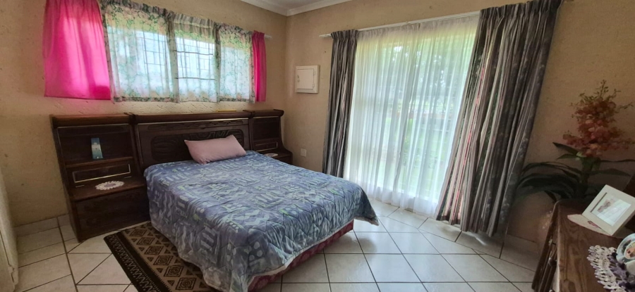 5 Bedroom Property for Sale in Swartruggens North West